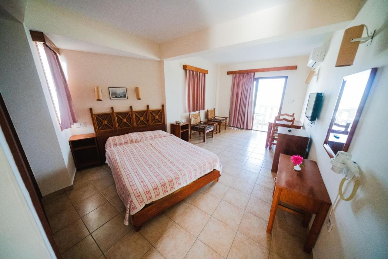 Topset Hotel Agios Georgios  Екстер'єр фото