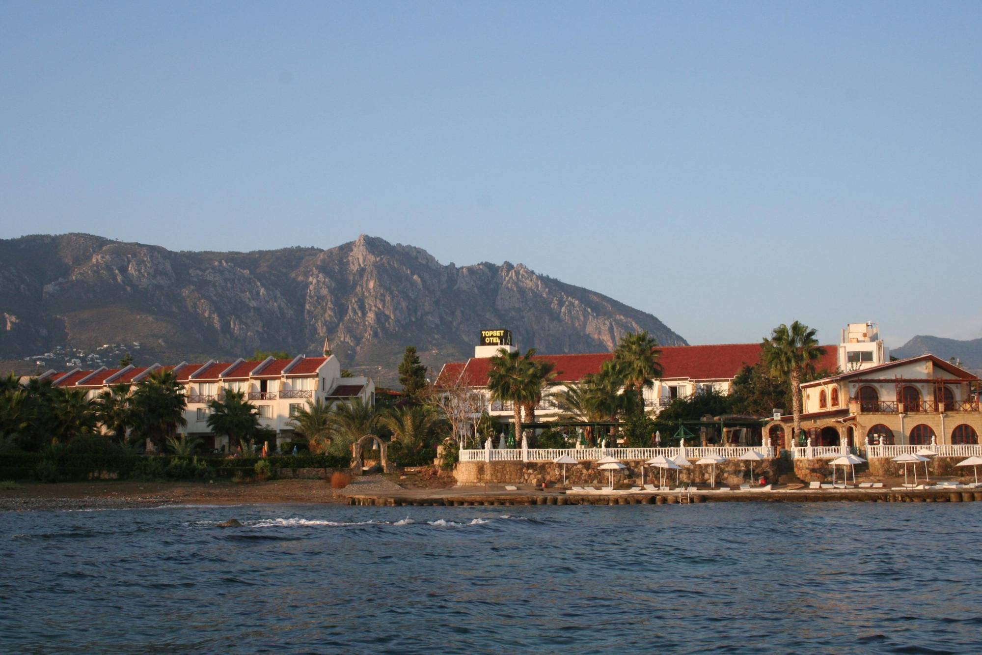 Topset Hotel Agios Georgios  Екстер'єр фото