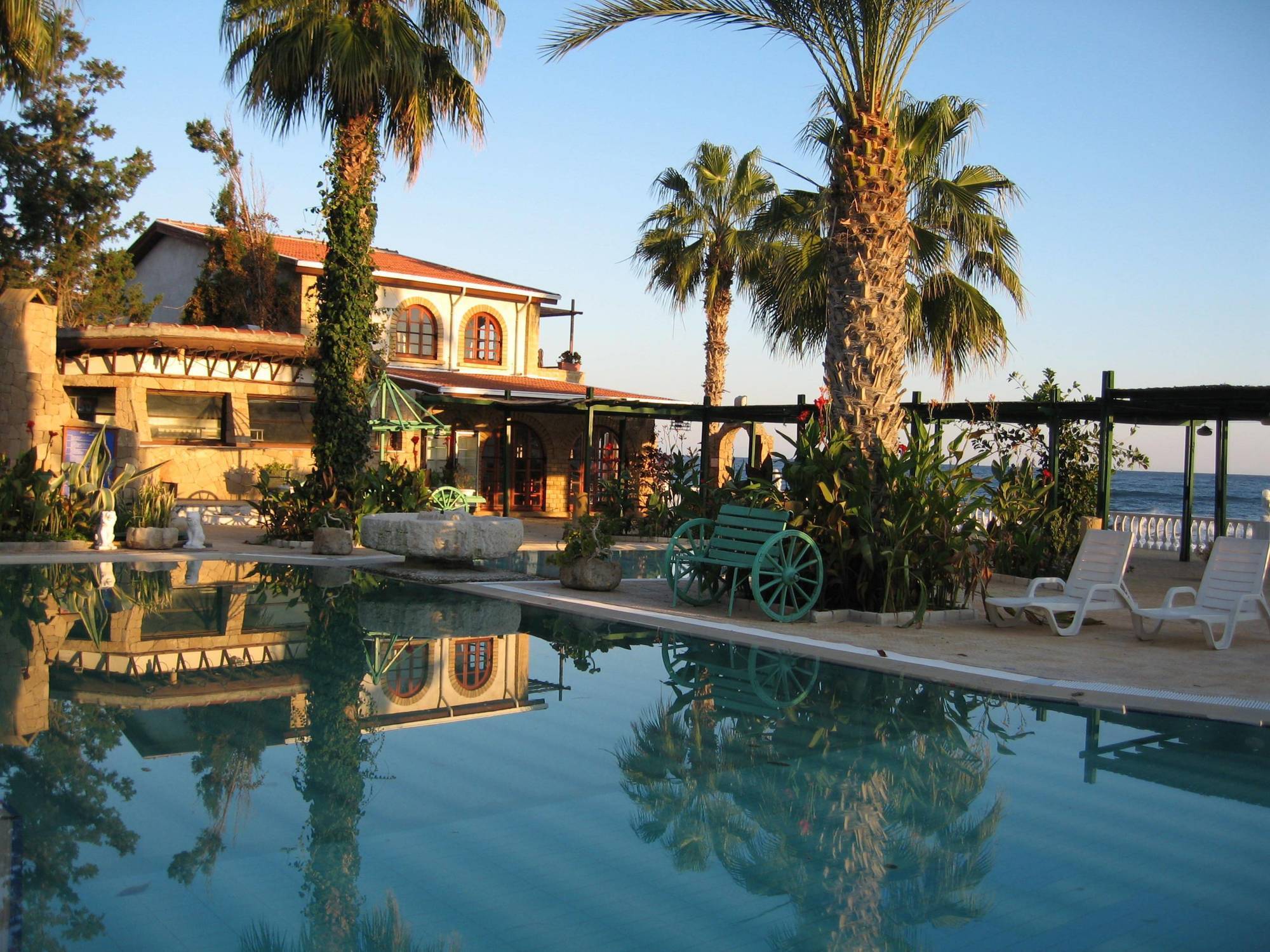 Topset Hotel Agios Georgios  Екстер'єр фото
