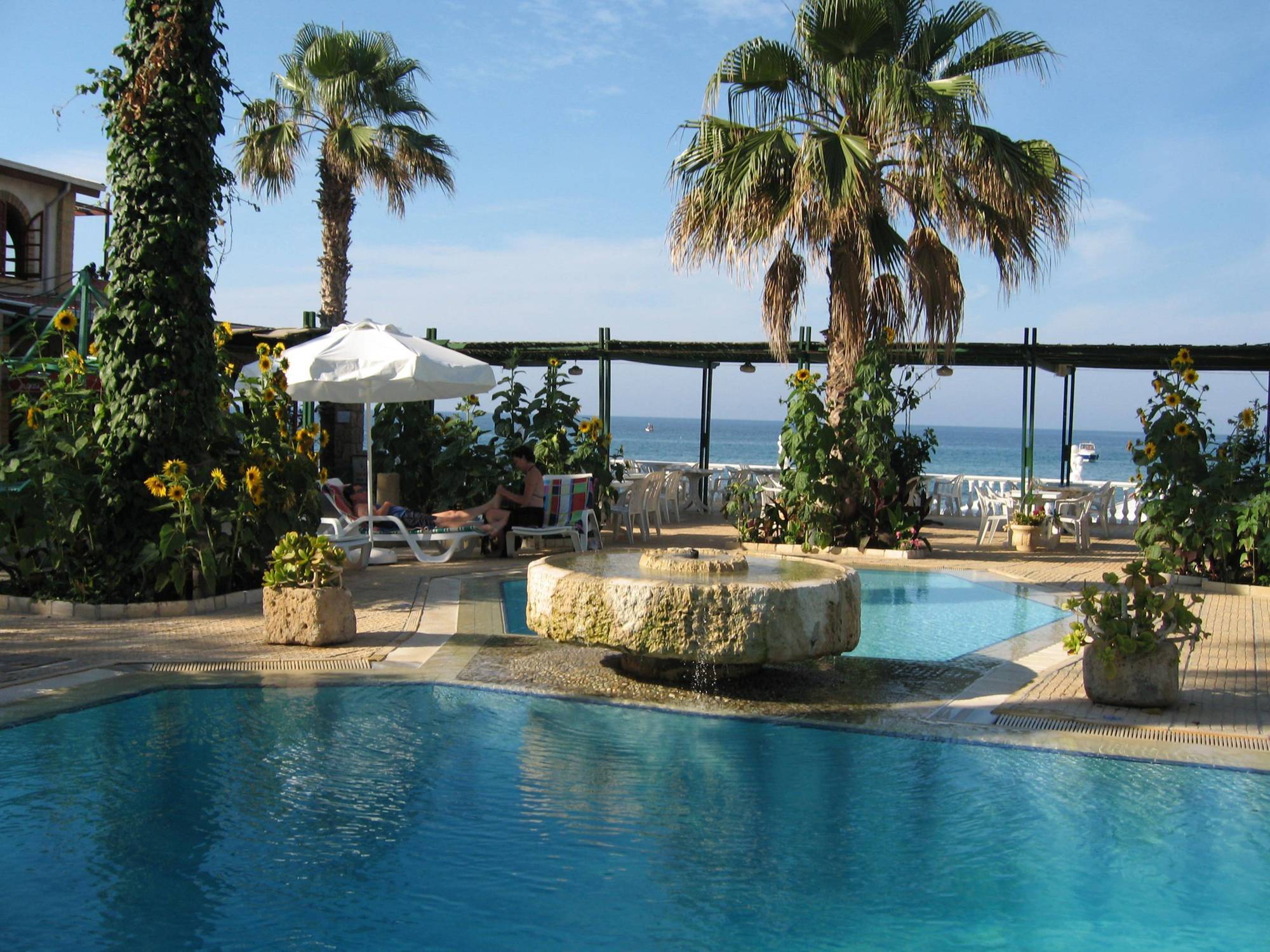 Topset Hotel Agios Georgios  Екстер'єр фото