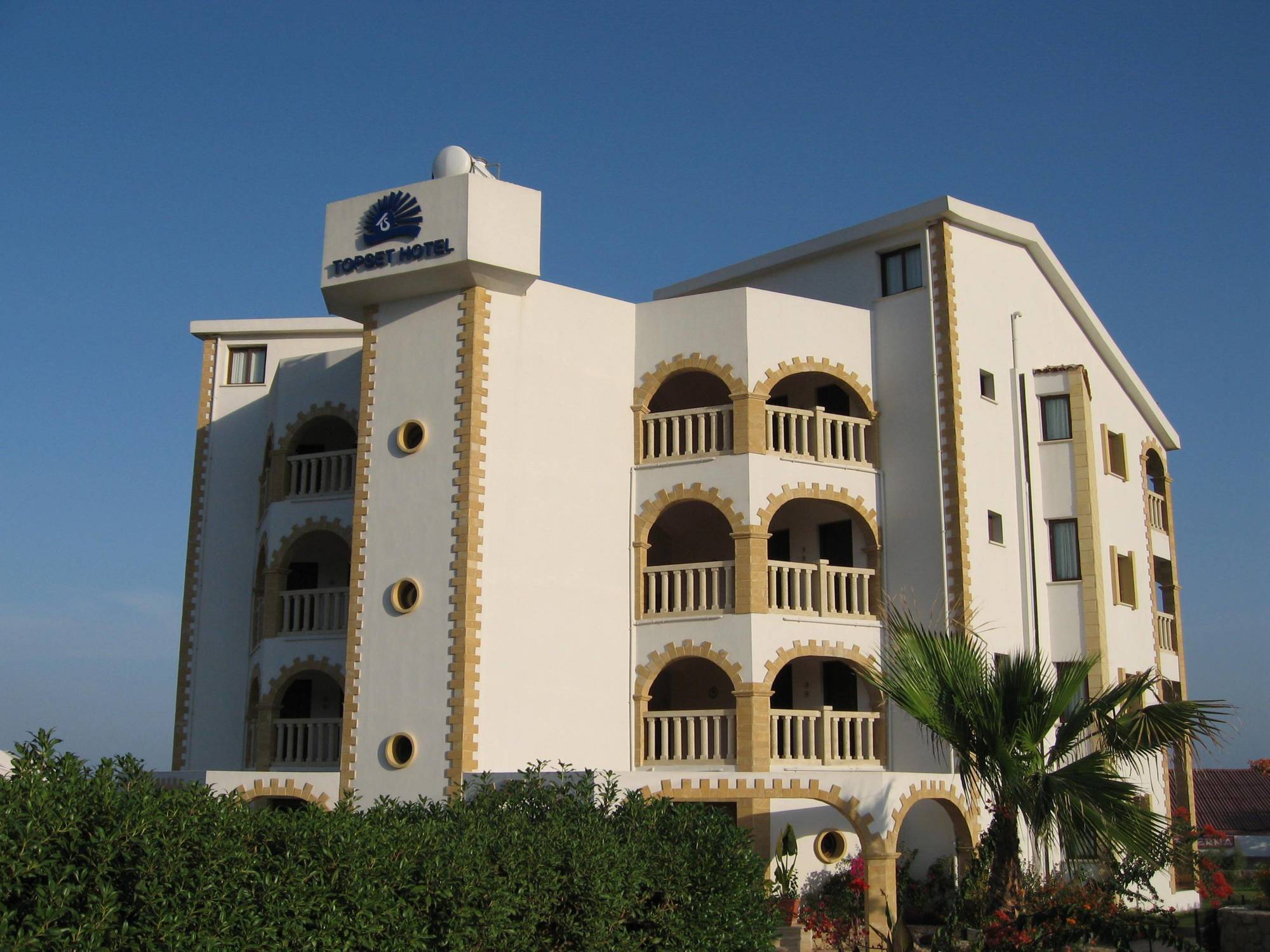 Topset Hotel Agios Georgios  Екстер'єр фото